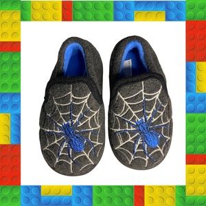 Size 5/6 Toddler Grey and Blue Spiderweb Slippers